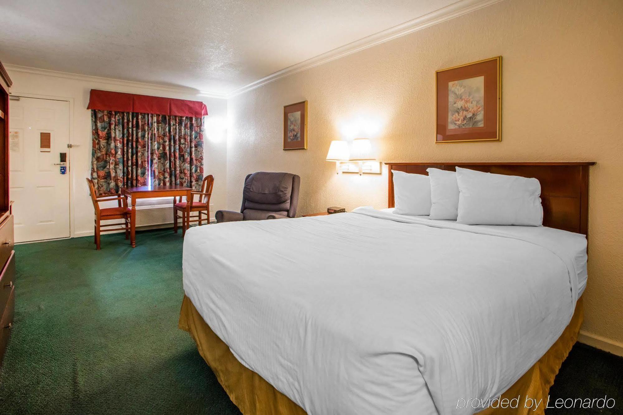 Hometowne Studios By Red Roof Egg Harbor-Atlantic City Airport Egg Harbor Township Buitenkant foto