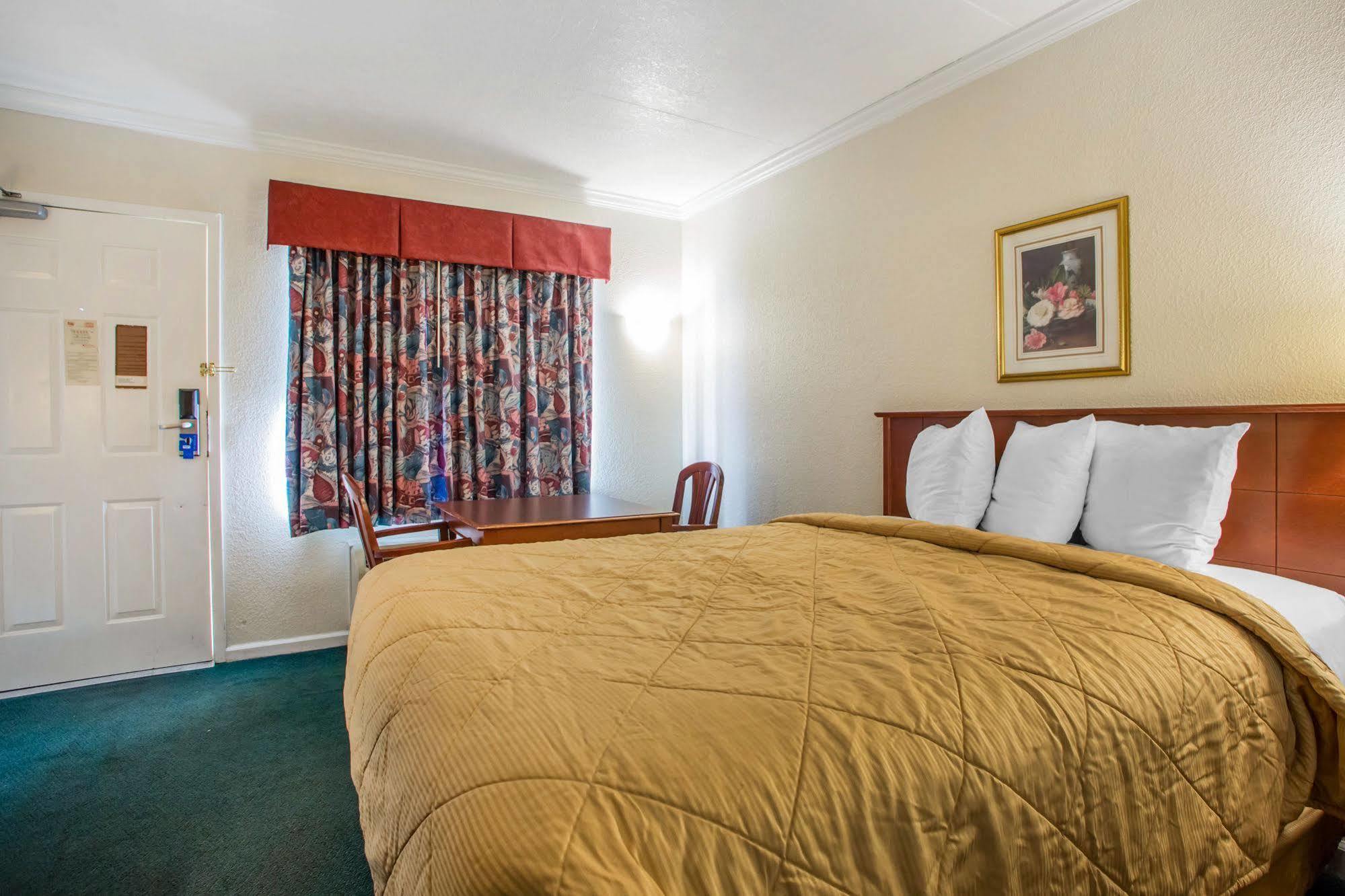 Hometowne Studios By Red Roof Egg Harbor-Atlantic City Airport Egg Harbor Township Buitenkant foto